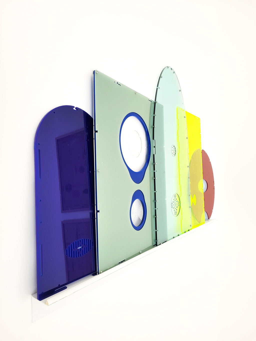 Installation d'Hygiaphones — sculpture de Zaven Paré, 2023 (vue 2) · Galerie Charlot